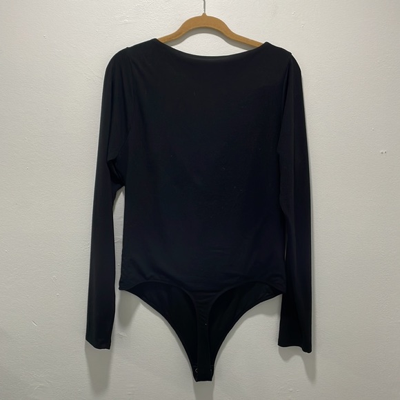 Good American Black Low Cut V Neck Long Sleeve Bodysuit - Picture 6 of 8